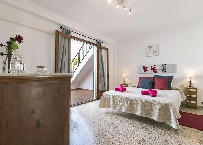 Сasa de vacaciones Townhouse Dionis By Homevillas360