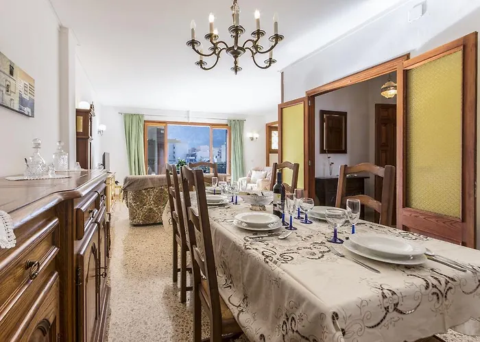 Vakantiehuis Townhouse Dionis By Homevillas360